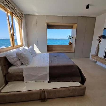Skalja Beachfront House Magazin *
