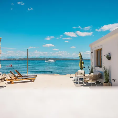 Villa Skalja Beachfront House Magazin Ždrelac