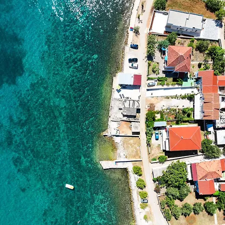Skalja Beachfront House Magazin