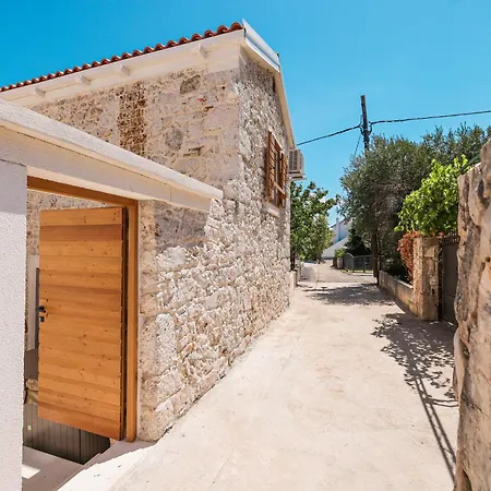 Villa Skalja Beachfront House Magazin *