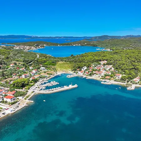 Skalja Beachfront House Magazin Villa