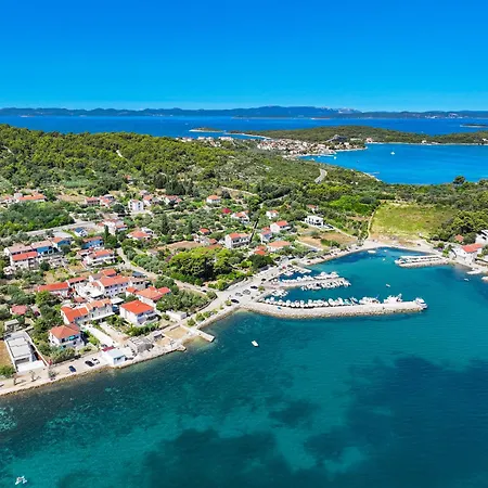 Skalja Beachfront House Magazin