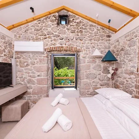 Villa Skalja Beachfront House Magazin *