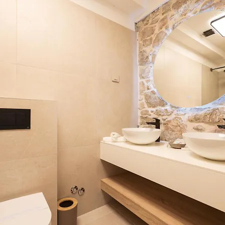 Skalja Beachfront House Magazin