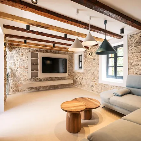 Skalja Beachfront House Magazin * Ždrelac