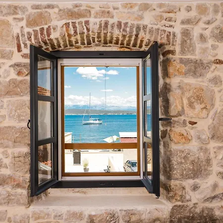 Skalja Beachfront House Magazin Villa *