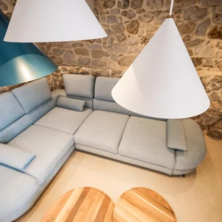 Villa Skalja Beachfront House Magazin