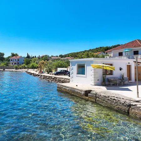 Skalja Beachfront House Magazin Villa *