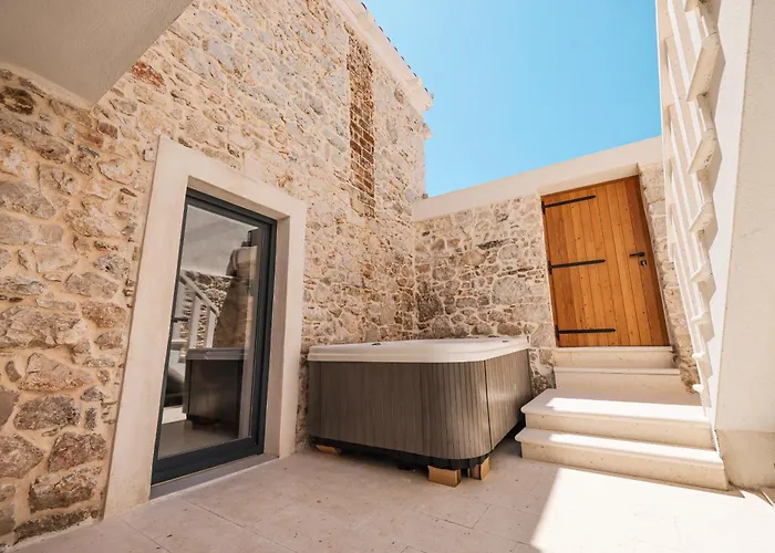 Skalja Beachfront House Magazin Villa Zdrelac