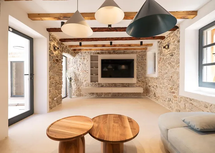 Skalja Beachfront House Magazin