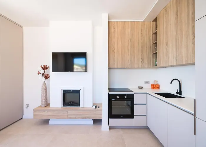 Villa Skalja Beachfront House Magazin