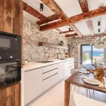 Villa Skalja Beachfront House Magazin *