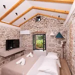 Skalja Beachfront House Magazin Villa Ždrelac
