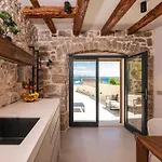 Skalja Beachfront House Magazin Ždrelac