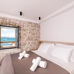 Skalja Beachfront House Magazin Villa