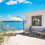 Villa Skalja Beachfront House Magazin