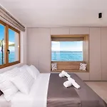 Villa Skalja Beachfront House Magazin Ždrelac