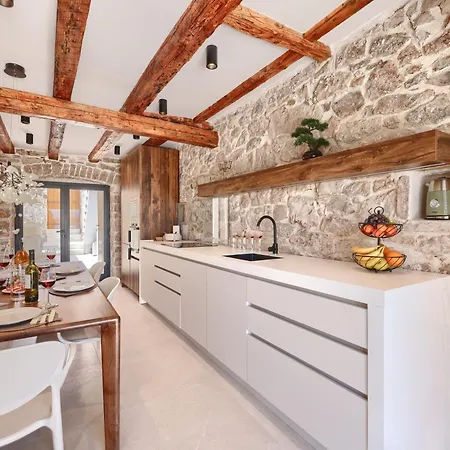Skalja Beachfront House Magazin Ždrelac