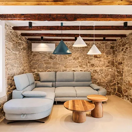 Skalja Beachfront House Magazin Villa *