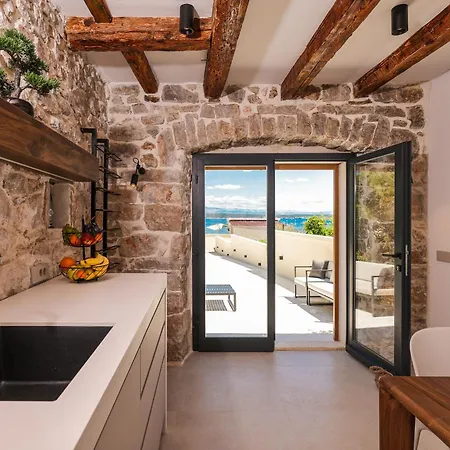 Skalja Beachfront House Magazin Ždrelac