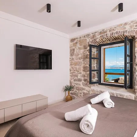 Villa Skalja Beachfront House Magazin