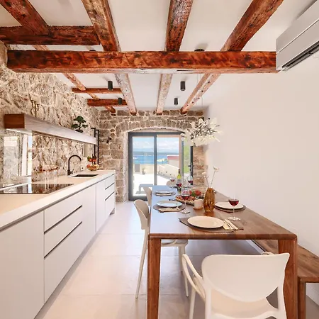 Skalja Beachfront House Magazin Villa *