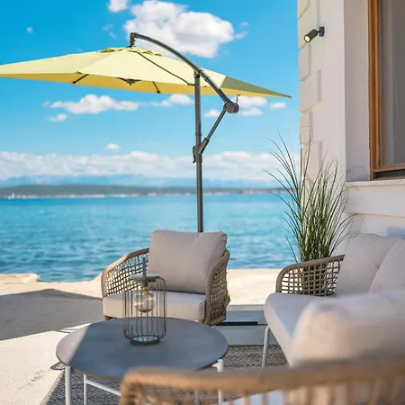 Skalja Beachfront House Magazin Villa Ždrelac