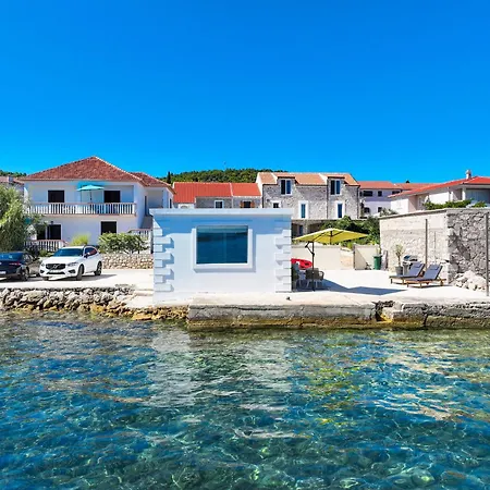 ヴィラ Skalja Beachfront House Magazin *