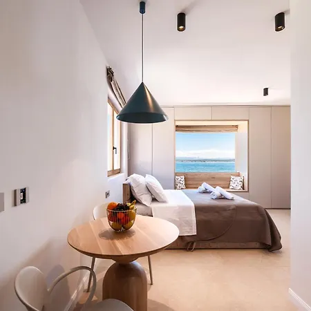 Villa Skalja Beachfront House Magazin