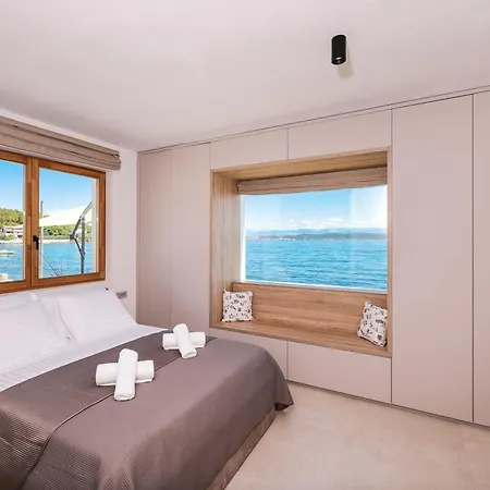 Skalja Beachfront House Magazin Villa Ždrelac