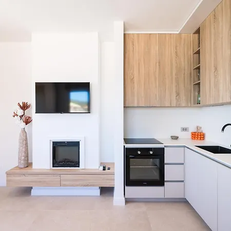 Villa Skalja Beachfront House Magazin