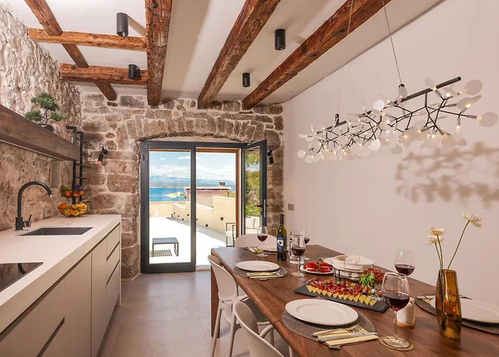 Skalja Beachfront House Magazin Vila *