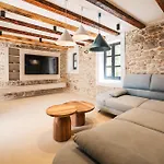 Skalja Beachfront House Magazin Villa *