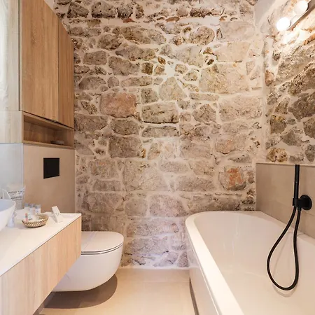 Villa Skalja Beachfront House Magazin